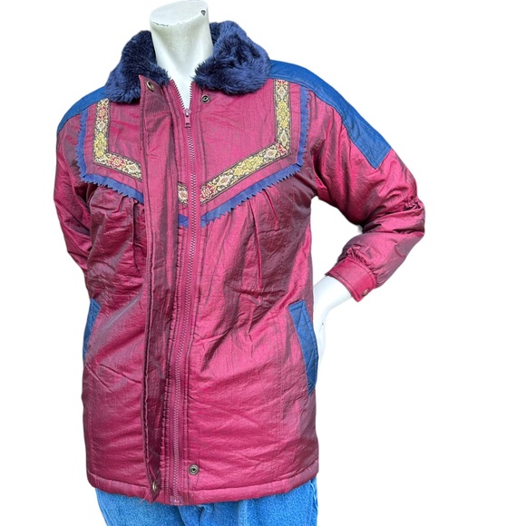 Vintage 90s Maroon & Navy Quilted Puffer Jacket with Faux Fur Trim Size 10 - Picture 5 of 11